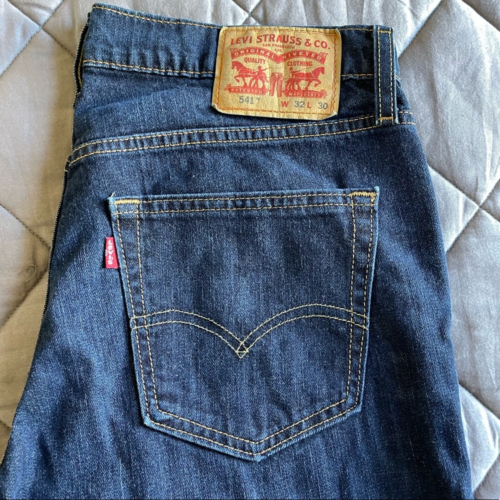 541 athletic taper Levi’s mens flex jeans. 32 x 30